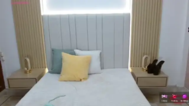 WildScarlet online show from October 31, 2025, 1:08 pm