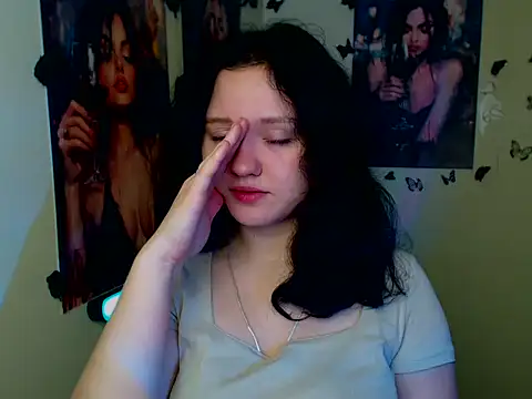 LadyAlice  online show from November 5, 2025, 7:11 am