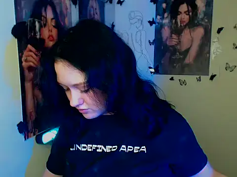 Snapshot of LadyAlice_ chatting on November 4, 2025, 7:01 am LadyAlice  online show from November 4, 2025, 7:01 am