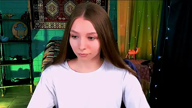 Snapshot of JulieDaniel chatting on March 27, 2026, 8:11 am JulieDaniel online show from March 27, 2026, 8:11 am