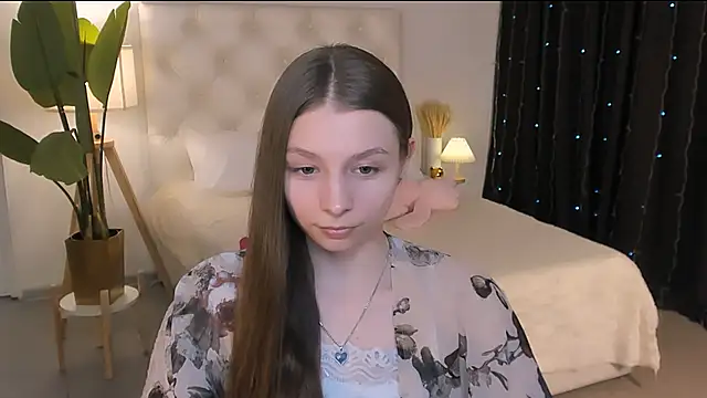 Snapshot of JulieDaniel chatting on April 1, 2026, 1:41 pm JulieDaniel online show from April 1, 2026, 1:41 pm