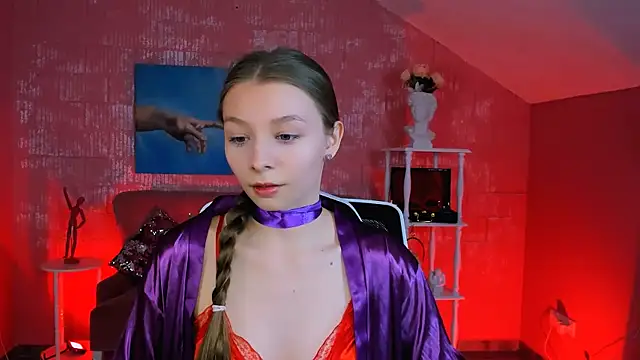 Snapshot of JulieDaniel chatting on April 4, 2026, 4:30 am JulieDaniel online show from April 4, 2026, 4:30 am