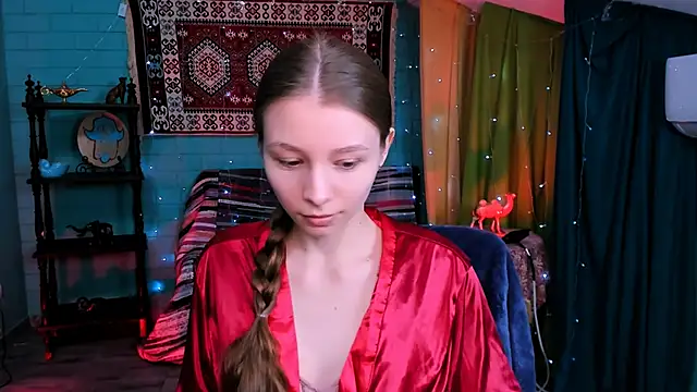 Snapshot of JulieDaniel chatting on April 16, 2026, 8:15 am JulieDaniel online show from April 16, 2026, 8:15 am