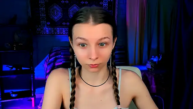 JulieDaniel online show from November 17, 2025, 4:16 am