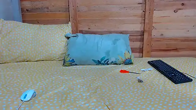 SexyChantyBabe25 online show from January 6, 2026, 11:31 pm