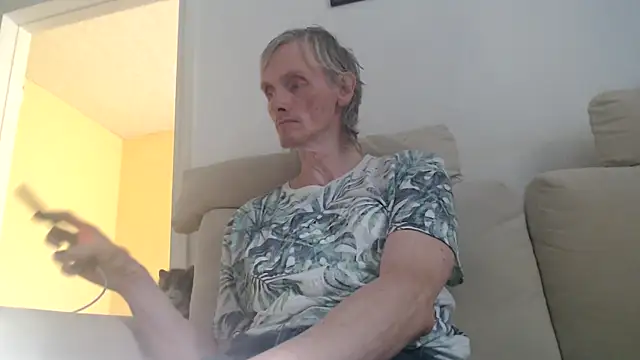 k74robert online show from October 29, 2025, 12:15 pm