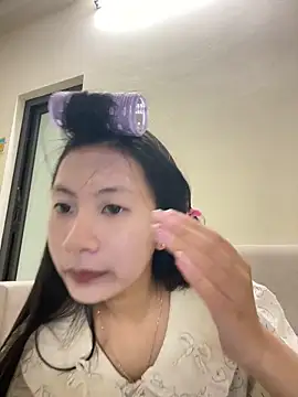 Lil-Gi online show from December 15, 2025, 3:07 pm