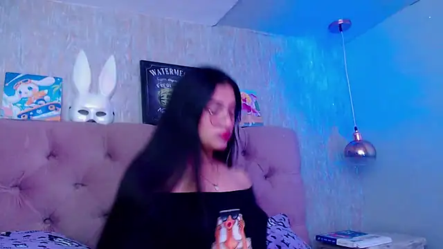 laurenelove online show from November 16, 2025, 3:33 am