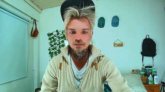 Snapshot of Gold_Loyal77 chatting on February 15, 2026, 5:41 am Gold Loyal77 online show from February 15, 2026, 5:41 am