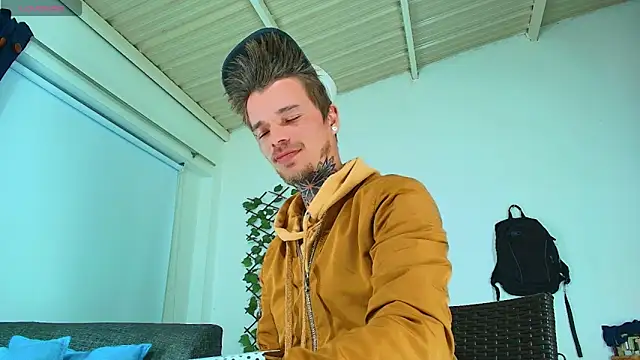 Snapshot of Gold_Loyal77 chatting on September 26, 2025, 9:16 am Gold Loyal77 online show from September 26, 2025, 9:16 am