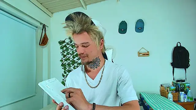 Snapshot of Gold_Loyal77 chatting on February 23, 2026, 2:02 am Gold Loyal77 online show from February 23, 2026, 2:02 am