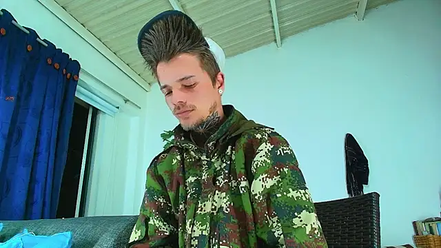 Snapshot of Gold_Loyal77 chatting on September 21, 2025, 8:19 am Gold Loyal77 online show from September 21, 2025, 8:19 am