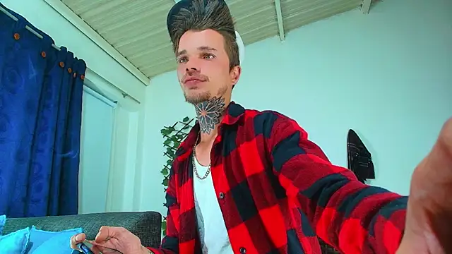 Snapshot of Gold_Loyal77 chatting on September 18, 2025, 4:59 am Gold Loyal77 online show from September 18, 2025, 4:59 am