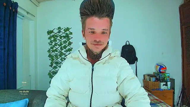 Snapshot of Gold_Loyal77 chatting on October 9, 2025, 4:13 am Gold Loyal77 online show from October 9, 2025, 4:13 am