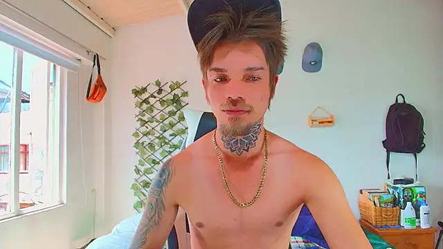 Snapshot of Gold_Loyal77 chatting on February 12, 2026, 3:45 pm Gold Loyal77 online show from February 12, 2026, 3:45 pm