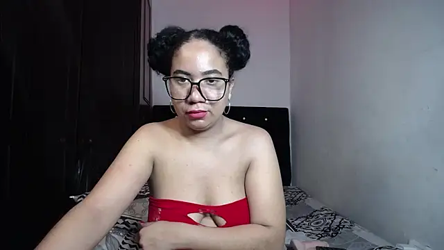 Kristynsmith online show from September 12, 2025, 3:39 am