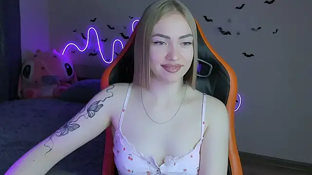 LaraKrein lk online show from October 26, 2025, 1:11 pm