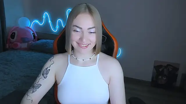 Snapshot of LaraKrein_lk chatting on March 3, 2026, 12:34 pm LaraKrein lk online show from March 3, 2026, 12:34 pm