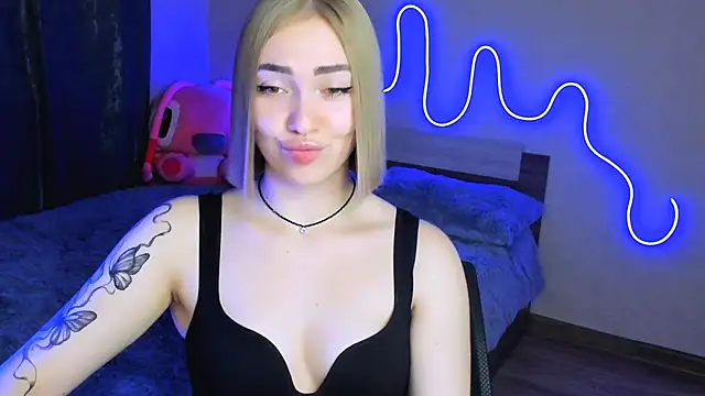 LaraKrein lk online show from September 30, 2025, 8:04 pm