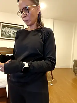 Mama Eva 1 online show from December 15, 2025, 11:49 am