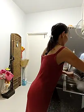 Mama Eva 1 online show from December 21, 2025, 1:24 pm