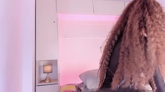 JoyceBlake online show from February 4, 2026, 8:15 pm