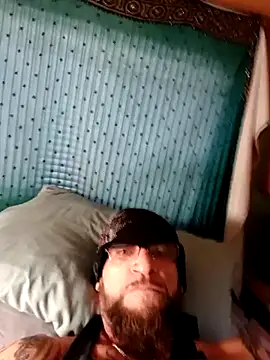 Snapshot of ShawnandDani7074 chatting on November 4, 2025, 8:23 pm ShawnandDani7074 online show from November 4, 2025, 8:23 pm