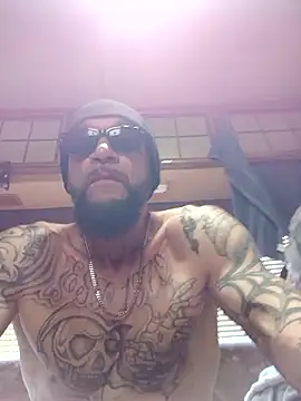 Snapshot of ShawnandDani7074 chatting on November 5, 2025, 3:37 pm ShawnandDani7074 online show from November 5, 2025, 3:37 pm