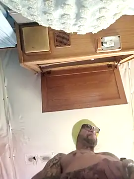 ShawnandDani7074 online show from April 12, 2026, 1:14 pm