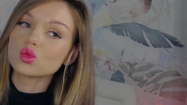 MarilynNova online show from November 12, 2025, 4:27 am