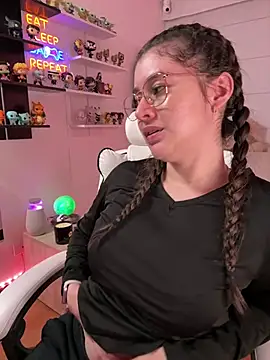 Snapshot of Sharon_07 chatting on February 13, 2026, 11:38 pm Sharon 07 online show from February 13, 2026, 11:38 pm