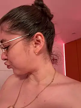 Snapshot of Sharon_07 chatting on February 20, 2026, 6:19 am Sharon 07 online show from February 20, 2026, 6:19 am