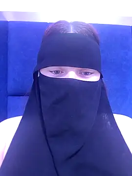 Snapshot of _Douna_-_ chatting on October 13, 2025, 9:05 pm Douna - online show from October 13, 2025, 9:05 pm