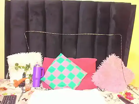 AmazingDarkDoll online show from February 12, 2026, 8:30 pm