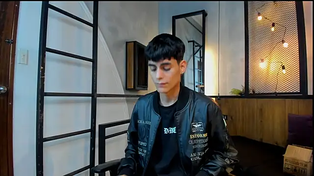 Dani mc1 online show from November 24, 2025, 11:32 am