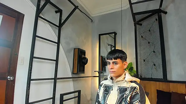 Dani mc1 online show from November 4, 2025, 11:47 am