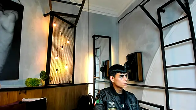 Dani mc1 online show from October 17, 2025, 11:45 am