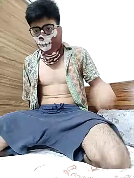 Snapshot of mrmasseur06 chatting on May 13, 2026, 6:04 pm mrmasseur06 online show from May 13, 2026, 6:04 pm