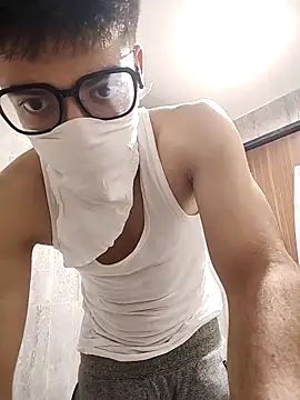Snapshot of mrmasseur06 chatting on April 11, 2026, 7:39 pm mrmasseur06 online show from April 11, 2026, 7:39 pm
