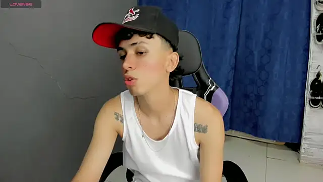 Snapshot of Damien_444 chatting on October 29, 2025, 3:49 am Damien 444 online show from October 29, 2025, 3:49 am