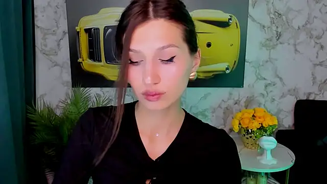 Mollyinyourmind online show from May 4, 2026, 4:05 am