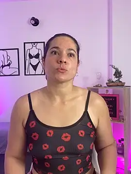 leiablack online show from February 5, 2026, 12:01 pm