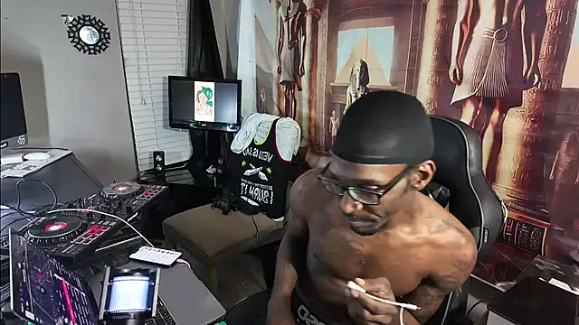 Triggerhappycj100 online show from March 29, 2026, 1:18 am