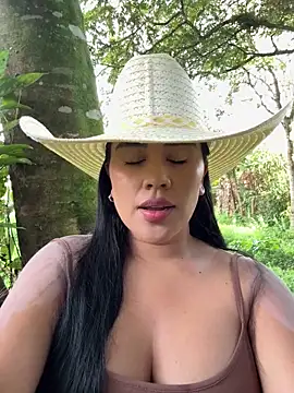 laure torres online show from April 24, 2026, 12:51 pm