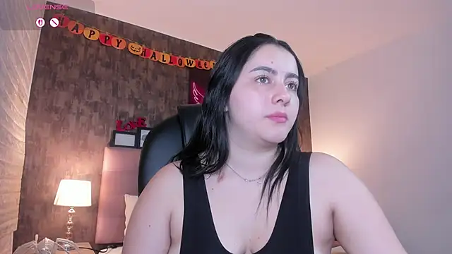 marian  stone online show from November 12, 2025, 6:23 pm