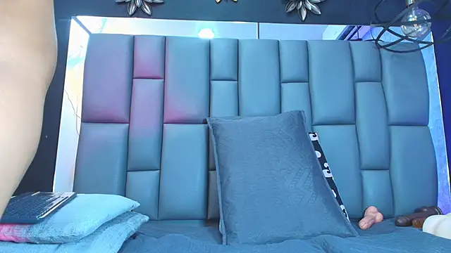 Roxana gomez online show from September 14, 2025, 3:07 am