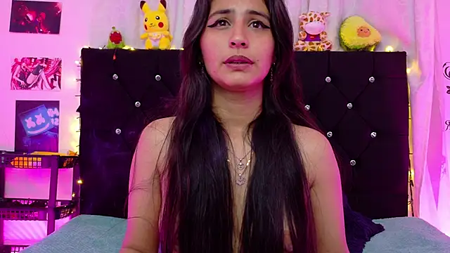 Snapshot of queen_smiley chatting on October 10, 2025, 4:13 am queen smiley online show from October 10, 2025, 4:13 am