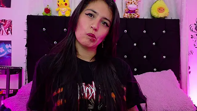 Snapshot of queen_smiley chatting on October 14, 2025, 3:51 am queen smiley online show from October 14, 2025, 3:51 am