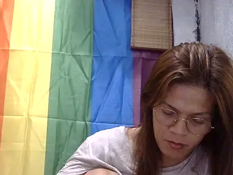 juicycum069 online show from May 8, 2026, 8:23 pm