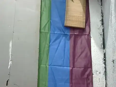 juicycum069 online show from April 8, 2026, 10:28 am